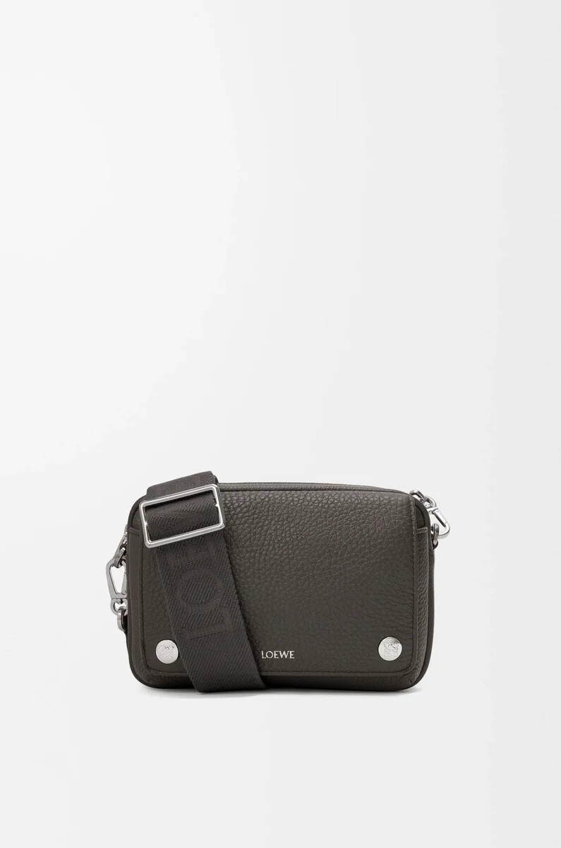 small pebble messenger bag in supple grained calfskin dark grey