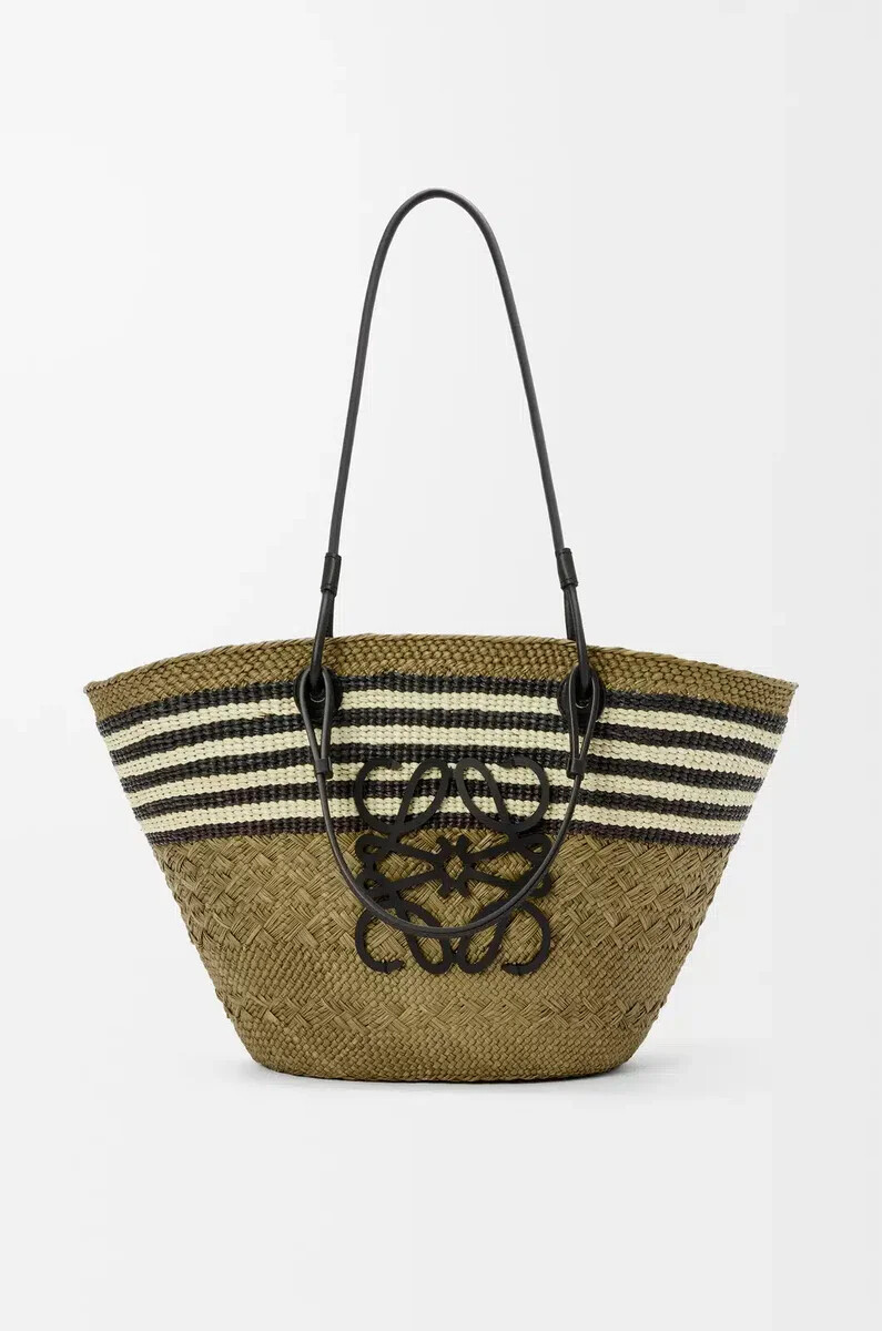 medium anagram basket in iraca palm and calfskin dark khakiblack