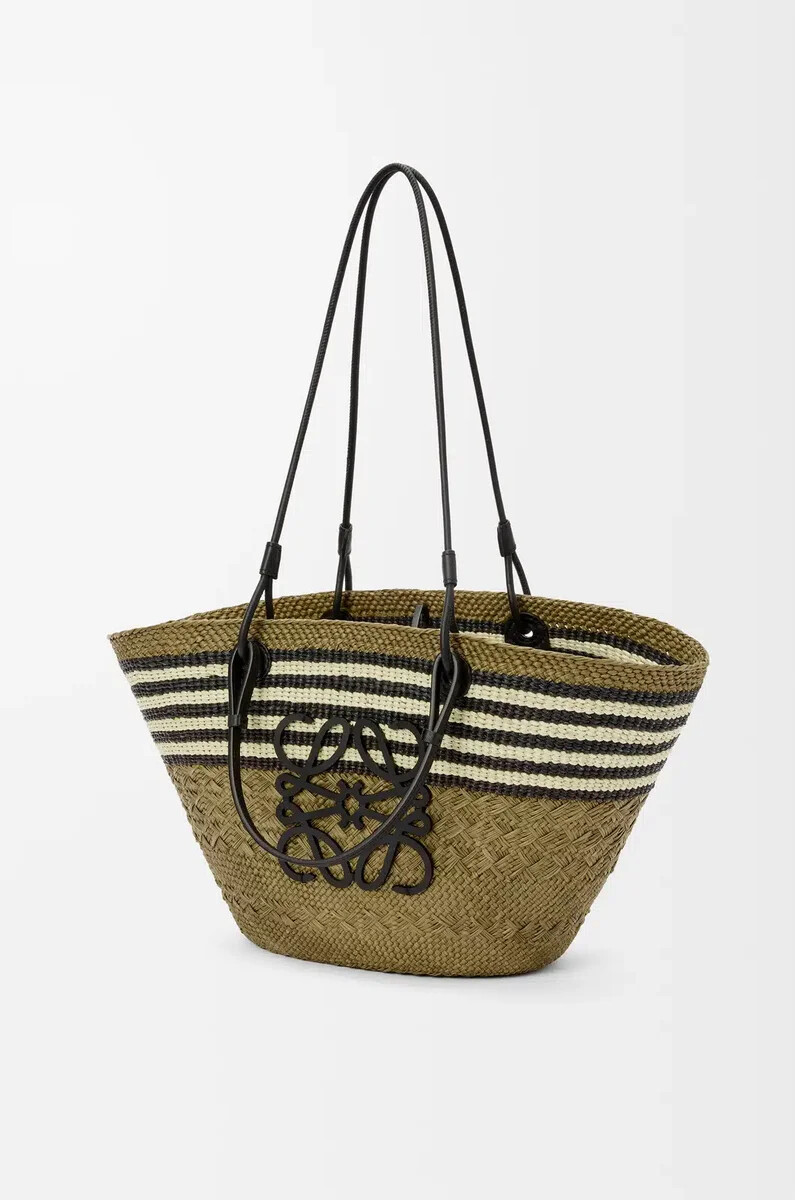 medium anagram basket in iraca palm and calfskin dark khakiblack
