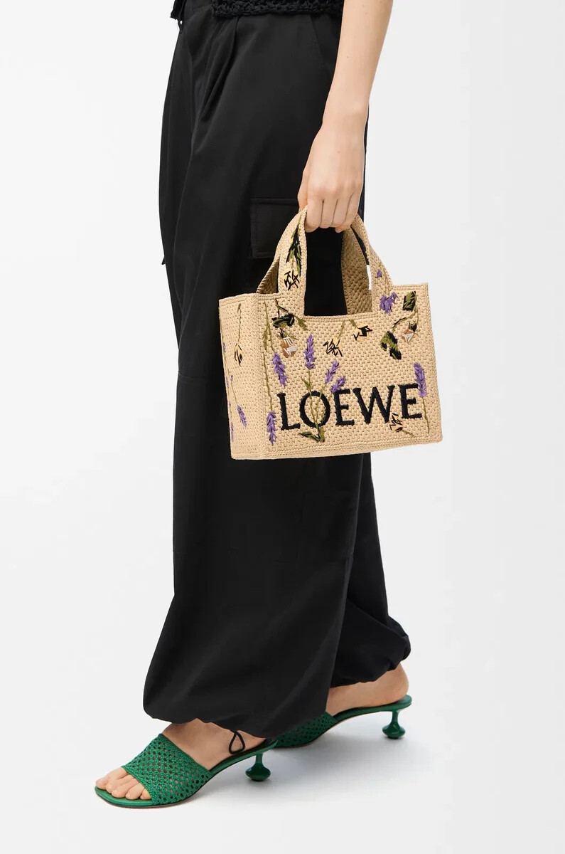 small loewe font tote in raffia natural