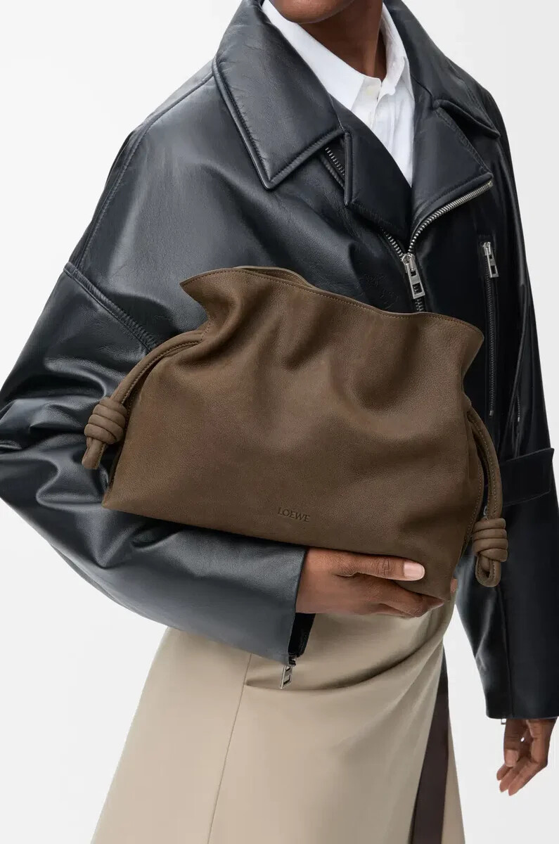 medium flamenco clutch in grained nubuck tundra