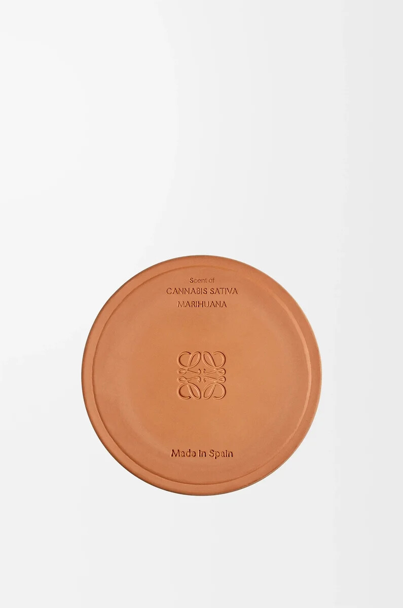 medium scent of marihuana candle dark green