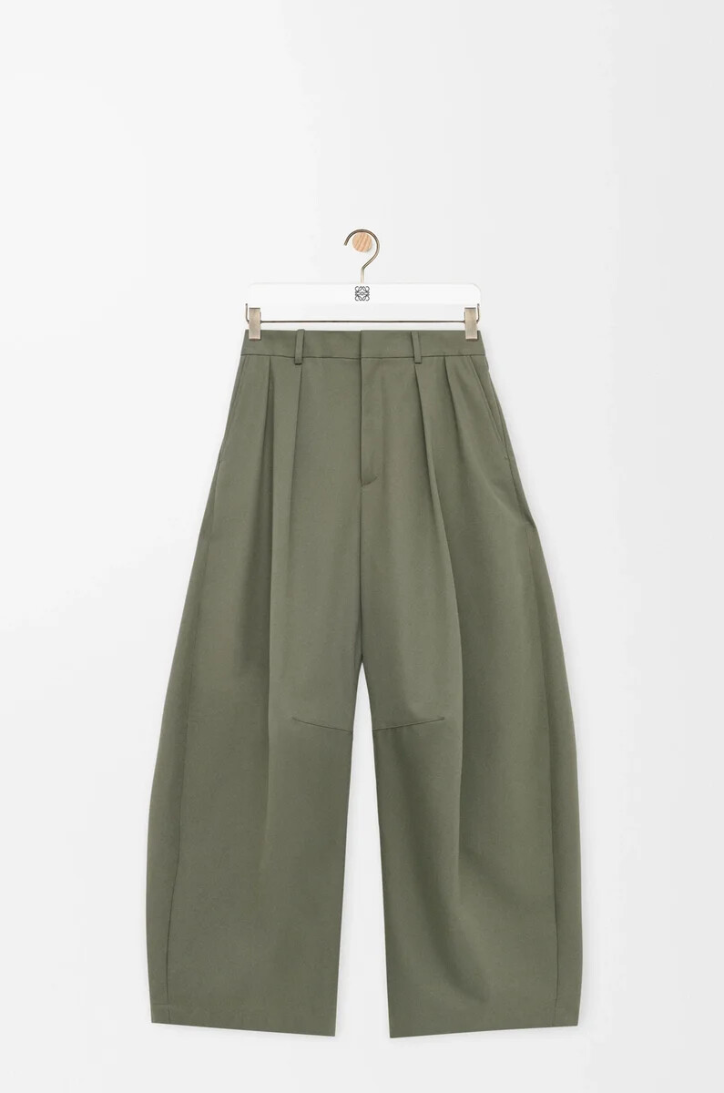 barrel trousers in cotton and silk khaki green