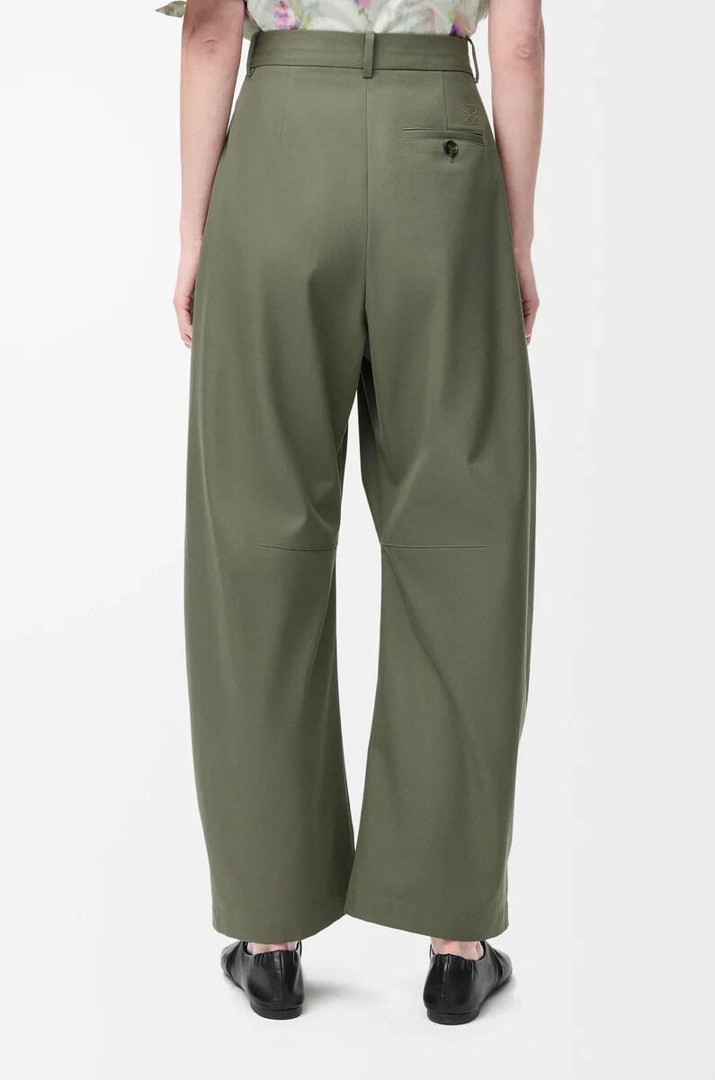 barrel trousers in cotton and silk khaki green