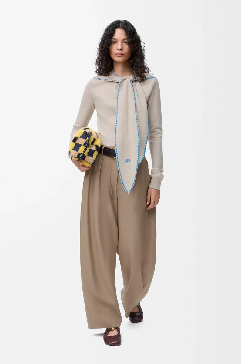 barrel trousers in wool sand