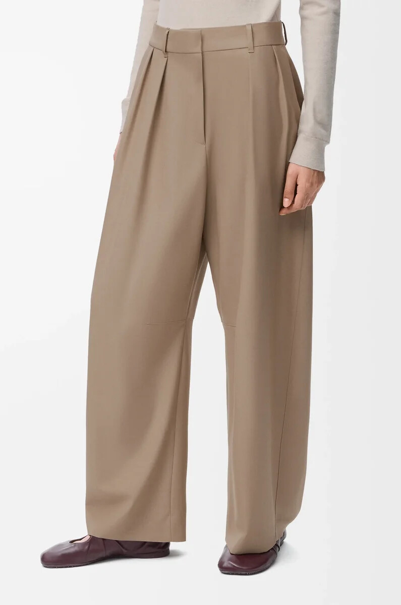 barrel trousers in wool sand